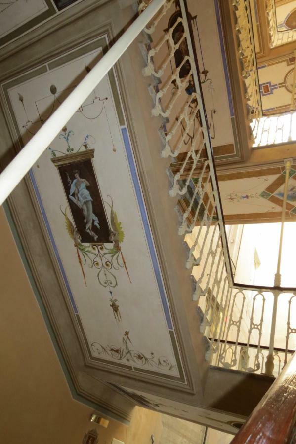 Leone X Guest house *